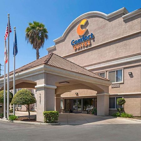 Comfort Suites Tulare Exterior photo