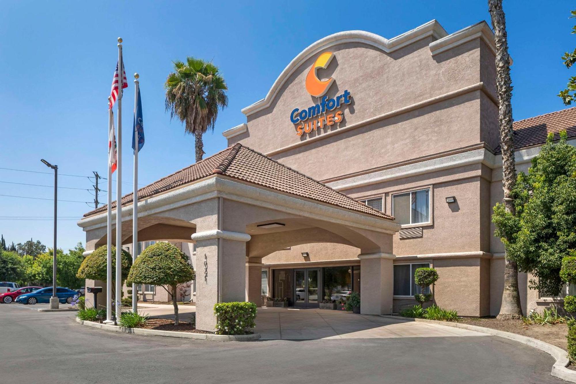 Comfort Suites Tulare Exterior photo